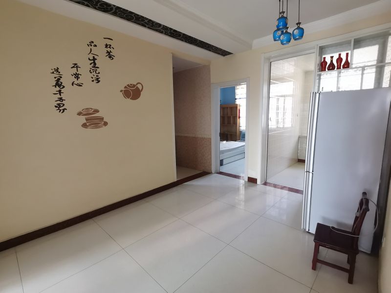 陽光國際   2室2廳1衛105m22200元/月