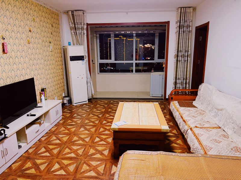 普通裝修3室2廳2衛150m22000元/月