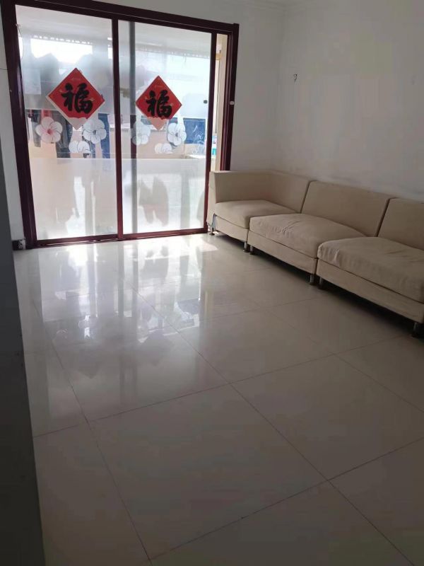 精裝3室2廳2衛120m21700元/月