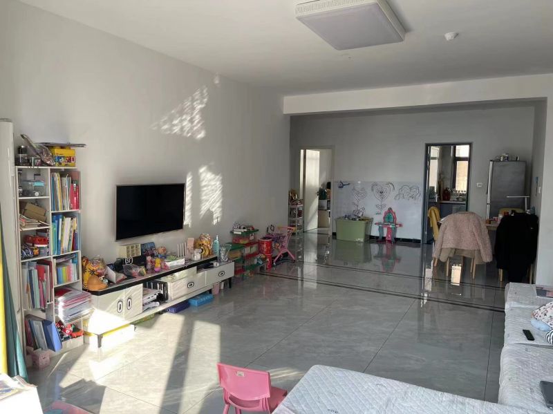 普通裝修4室2廳2衛159m22500元/月