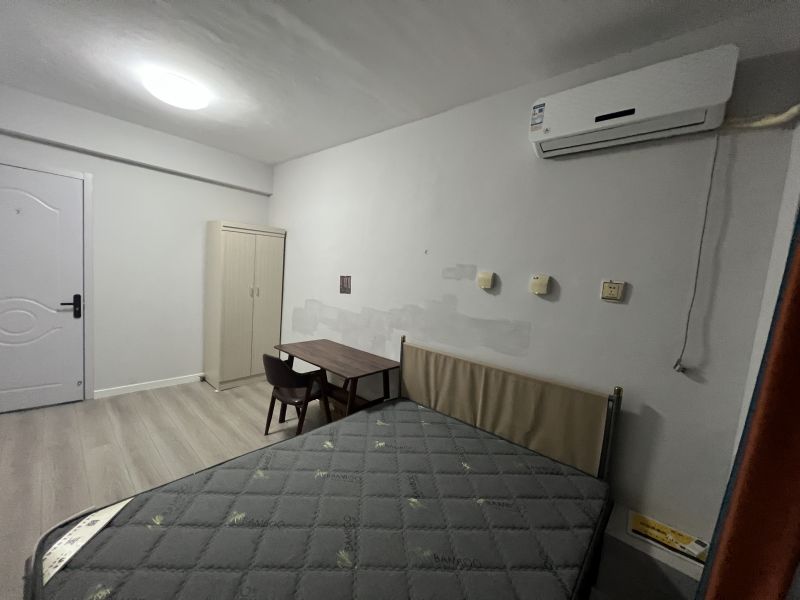 精裝修3室2廳2衛20m2400元/月