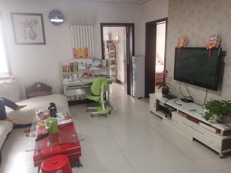 普通裝修2室1廳1衛85.7m230萬元