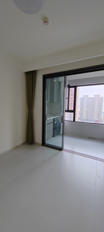 普通裝修3室2廳1衛140m2165萬元已晾半年即買即住