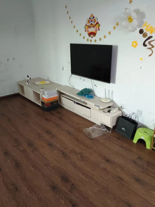 普通裝修2室2廳1衛98m21350元/月