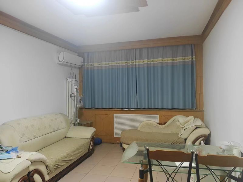 精裝修3室2廳1衛96m21300元/月