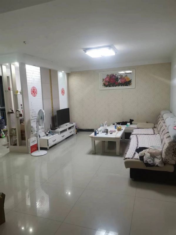 精裝修3室1廳1衛105m21500元/月