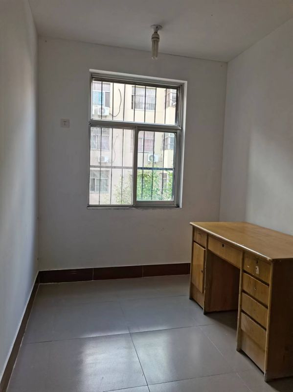 普通裝修3室2廳1衛90m2