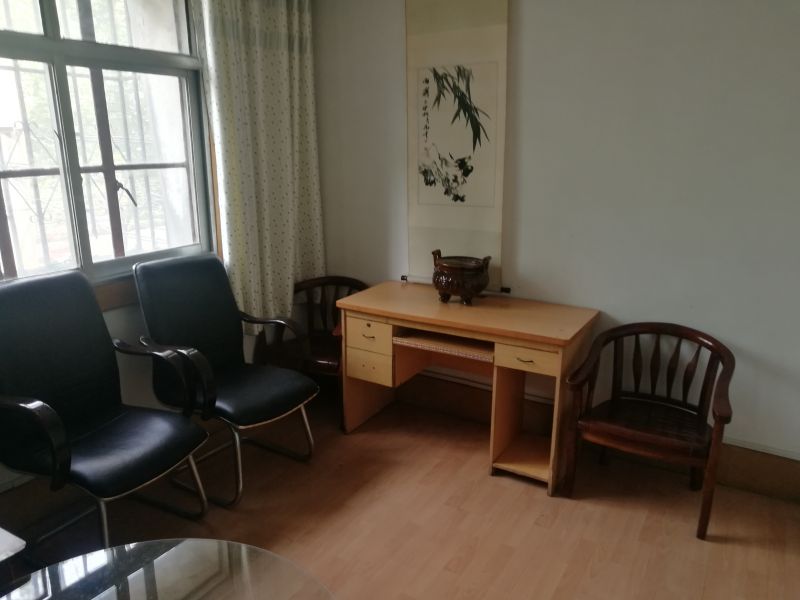 精裝修北辛中學學區房3室1廳1衛78m21500元/月