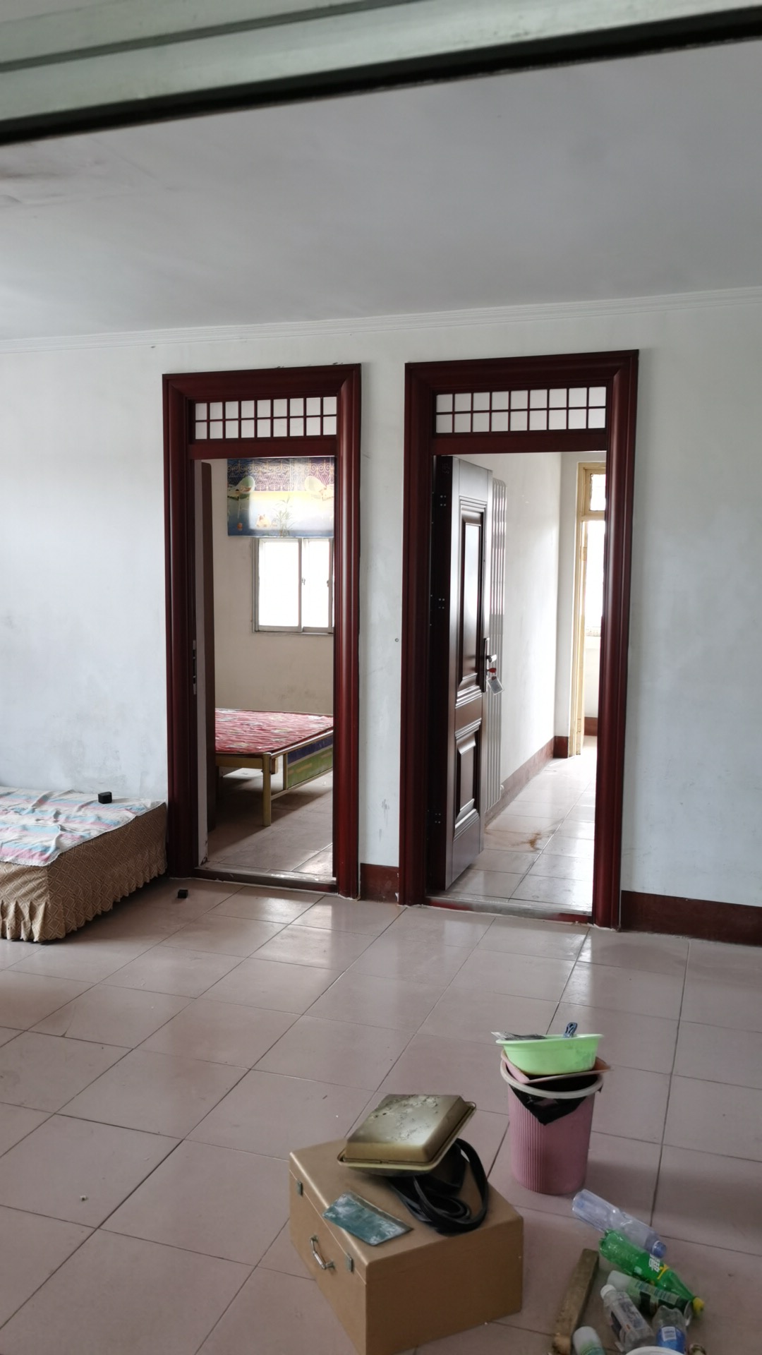 精裝修3室2廳1衛93m21380元/月