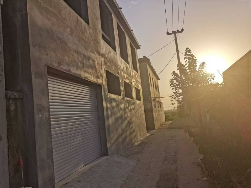 毛坯5室3廳3衛350m2800元/月