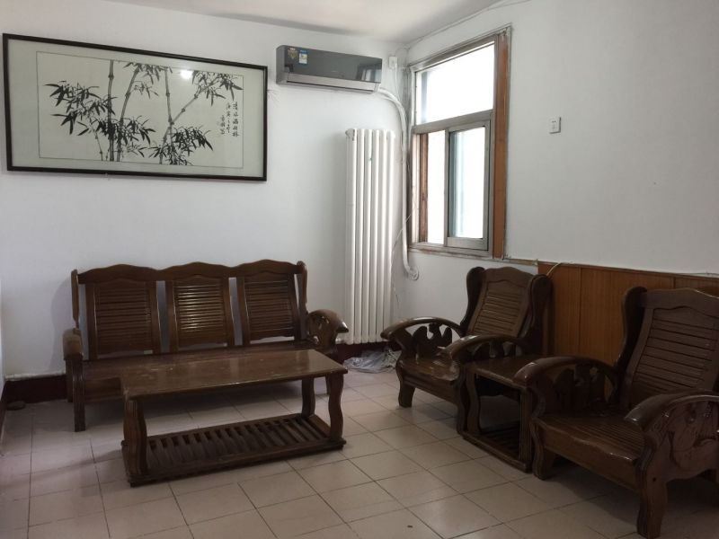 普通裝修3室1廳1衛70m21500元/月