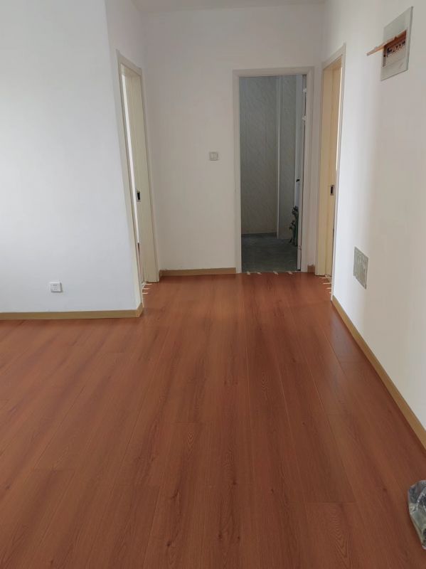 普通裝修2室1廳1衛87m21050元/月