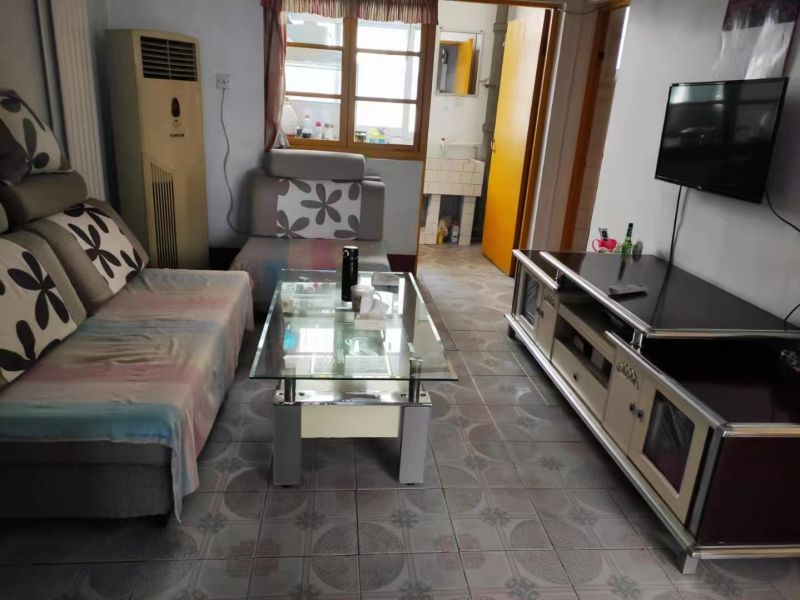 饃饃莊小區，2樓東戶，學區房整租，交通便利，按年租