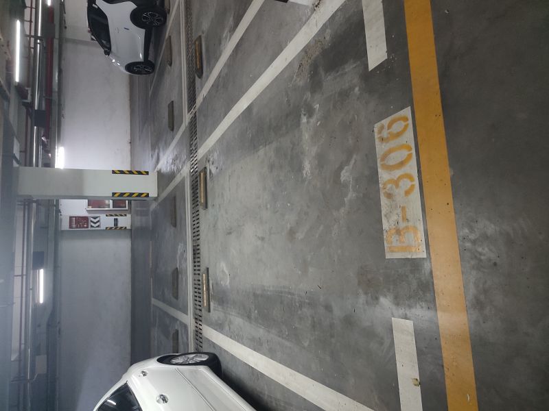 涵翠苑B區車位，位置佳，出行方便。