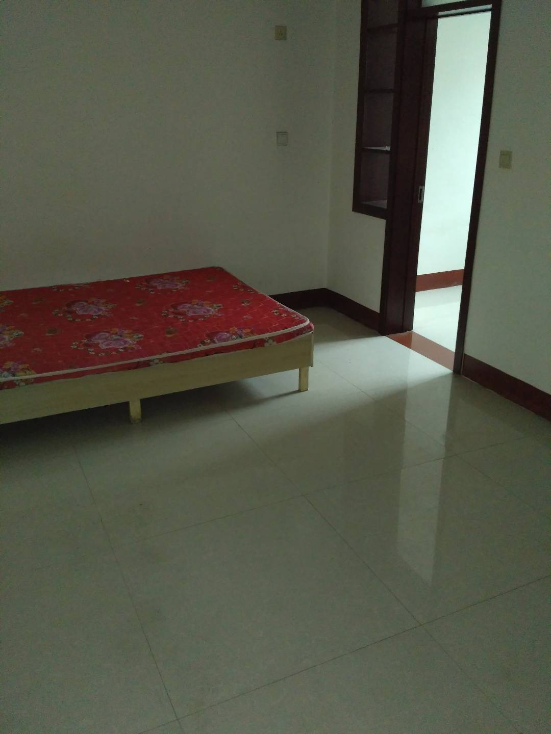 普通裝修2室2廳1衛105m21000元/月