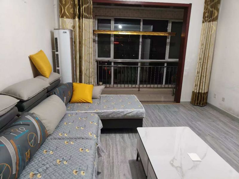 普通裝修3室2廳1衛136m21800元/月