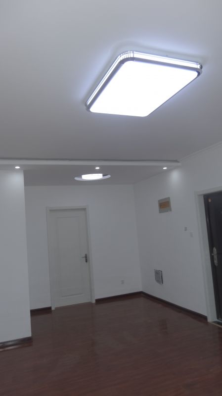 普通裝修3室2廳1衛109m276萬元