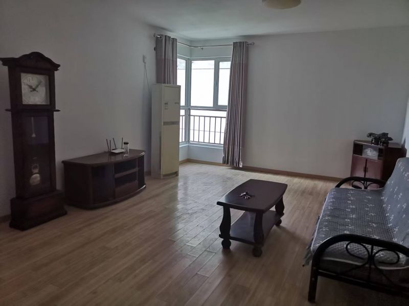 普通裝修3室2廳1衛121m21500元/月