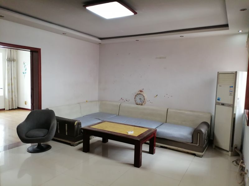 普通裝修3室1廳1衛94m21100元/月