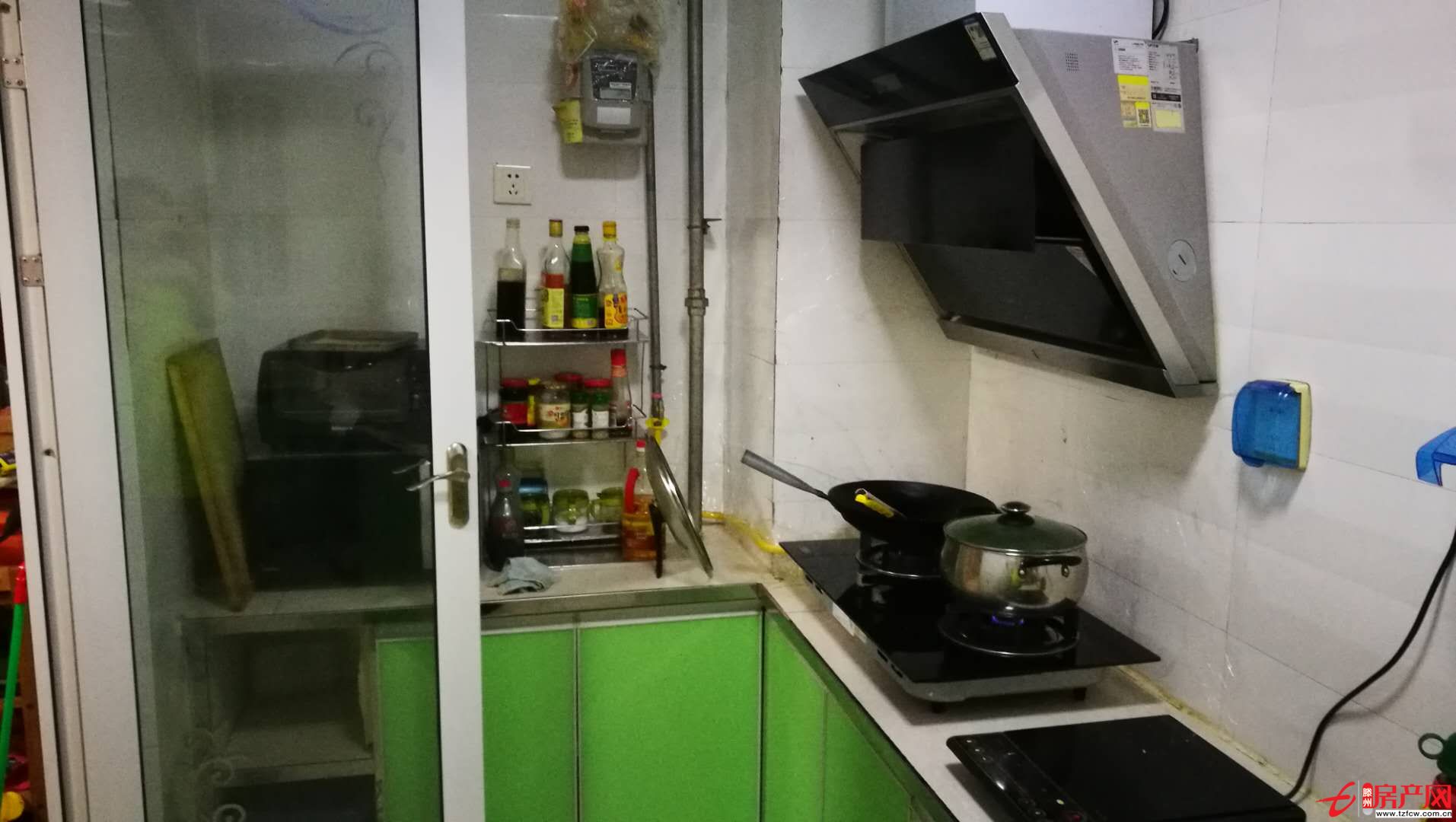 第一次出租，床柜子沙發洗衣機空調熱水器煤氣灶一應俱全，領包入